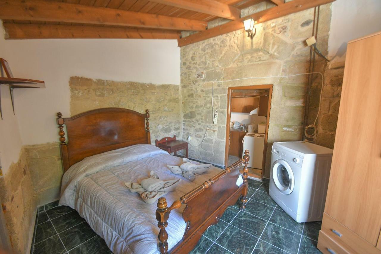 Stone House Daire Malona Village Dış mekan fotoğraf